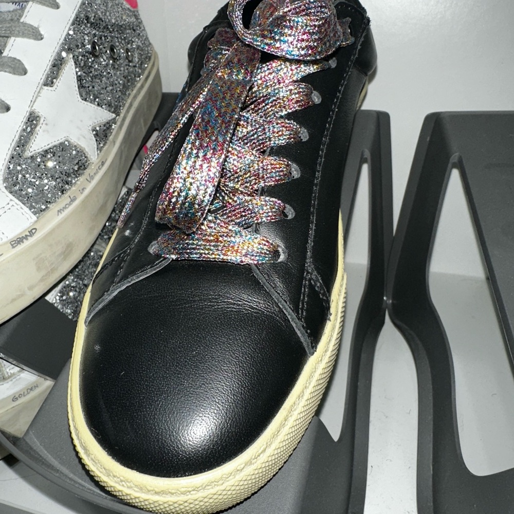 Saint Laurent Black Leather Sneakers with Classic Silhouette - Picture 7 of 9